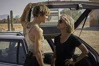 Terminator: Dark Fate – Grace (Mackenzie Davis, l.); Sarah Connor (Linda Hamilton, r.)