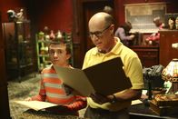 The Middle – Brick (Atticus Shaffer, l.); Milt (Barry Livingston, r.)