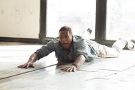 San Andreas Quake – Nick (Jason Woods) wird vom Erdbeben überrascht.