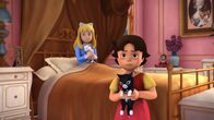 Heidi – Clara und Heidi wurden mit ihren KĂ¤tzchen von FrĂ¤ulein Rottenmeier entdeckt.Â