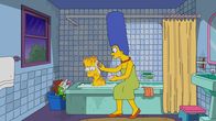Die Simpsons – Nachdem Rektor Skinner Bart (l.) einen fiesen Streich gespielt hat, sinnt dieser auf Rache. Noch ahnt Marge (r.) nicht, welche weite Kreise das Ganze noch ziehen wird ..