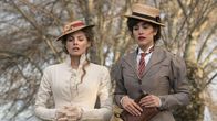 Grand Hotel – l-r: Alicia Alarcón (Amaia Salamanca), Maite (Megan Montaner)