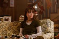 Dopesick – Dopesick Staffel 1 Folge 2 Dem Opioid ausgeliefert: Kaitlyn Dever als Betsy Mallum Copyright: SRF/Motion Picture/2021 20th Television