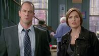 Law & Order: Special Victims Unit – Ein junges Mädchen, offensichtlich afrikanischer Abstammung, wurde tot aus dem East River gefischt. Elliot Stabler (Christopher Meloni) und Olivia Benson (Mariska Hargitay) finden den Ehemann der Toten und es stellt sich heraus, dass dieser in Polygamie mit zwei weiteren Frauen lebt...