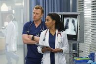 Grey's Anatomy – Besorgte Ärzte: Kevin McKidd als Dr. Owen Hunt, Kelly McCreary als Dr. Maggie Pierce