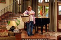 Two and a Half Men – Berta (Conchata Ferrell), die gute Seele des Hauses ...