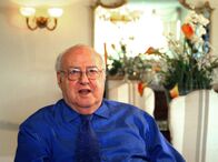 Trümmerleben – SWR Fernsehen TRÜMMERLEBEN, "Besatzer und Besiegte" Uhr. Mr. Gerald Schwartz (USA): "Ich habe während meiner Zeit in Deutschland keinen Nazi getroffen, offensichtlich gab es keine".