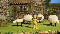 Shaun das Schaf – Die Schafe suchen das letzte Teil des Puzzles.