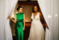 Chicago Med – Der grosse Moment, l-r: Torrey DeVitto als Dr. Natalie Manning, Marlyne Barrett als Maggie Lockwood