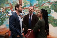 New Amsterdam – V.l.: Dr. Max Goodwin (Ryan Eggold), Dr. Iggy Frome (Tyler Labine), Dr. Helen Sharpe (Freema Agyeman)
