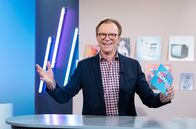Damals war's – Moderator Wolfgang Lippert im Damals war`s - Studio
