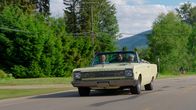 Rust Valley Restorers – Avery with potential buyers for the Satellite