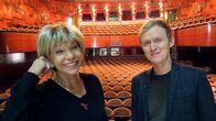 Krause kommt! – Judy Winter (li.) und Pierre M. Krause bei einem Besuch im Theater.