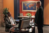 Navy CIS – (v.li.) Mark Harmon (Leroy Jethro Gibbs), Rocky Carroll (Leon Vance).