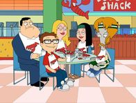 American Dad! – (v.l.n.r.) Stan Smith; Steve Smith; Francine Smith; Hayley Smith; Roger