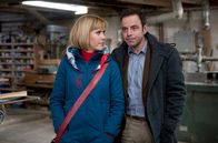 Alles Klara – Mord im Miniaturenpark? Paul Eitner (Felix Eitner, r.) und Klara (Wolke Hegenbarth, l.) ermitteln.