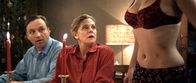 Alle Jahre wieder – Schöne Bescherung! Bernhard (Frank Voß) und Brigitte (Tina Eschmann) sind entsetzt über Tante Moni (Caroline Kiesewetter).