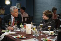 Two and a Half Men – Jake Harper (Angus T. Jones, r)