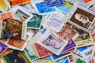 TM Wissen – Verschieden Briefmarken.