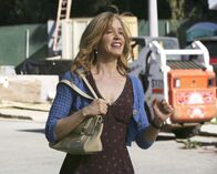 Desperate Housewives – Nach alldem was Lynette (Felicity Huffman) durchgemacht hat, fühlt sie sich zur Kirche plötzlich hingezogen und bittet Bree um Rat, da Bree die gläubigste Person ist, die Lynette kennt. Doch Lynette wird nur von ihrer Freundin enttäuscht ...