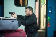Die Stunde des Killers – Stephen Lucas (Sam Worthington) wird von den Schergen seines ehemaligen Auftraggebers attackiert.