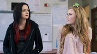 The Witch Files - Der Hexenzirkel – L-R: Jules (Britt Flatmo), Brooke (Alice Ziolkoski)