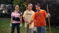 The Goldbergs – (v.l.n.r.) Erica Goldberg (Hayley Orrantia); Adam Goldberg (Sean Giambrone); Barry Goldberg (Troy Gentile)