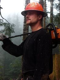 Ax Men - Die Holzfäller – Es ist wohl der härteste Job der USA - Holzfäller im Pazifischen Nordwesten Amerikas. Bei der Arbeit mit Sägen, Äxten und schweren High Tech Maschinen ist Kraft, Ausdauer und Geschick gefragt und das bei jeder Witterung ...