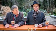Sturm der Liebe – Günther (Johann Schuler, l.) droht Werner (Dirk Galuba, r.), den "Fürstenhof" zu verklagen.
