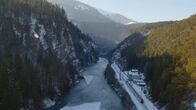 Legendäre Zugabenteuer – In der bis zu 400 Meter tiefen Rheinschlucht ist die Bahnstrecke der einzige Verkehrsweg.