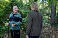 Sturm der Liebe – v.l. und h.r.) gleich zweimal im Wald antrifft.