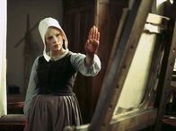 Das Mädchen mit dem Perlenohrring – rbb Fernsehen DAS MÄDCHEN MIT DEM PERLENOHRRING, "The Girl With A Pearl Earring", USA/Großbritannien/Luxemburg 2003, Regie Peter Webber Uhr. Das Dienstmädchen Griet (Scarlett Johansson) legt ein erstaunliches Kunstverständnis an den Tag.