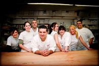 Cake Boss: Buddys Tortenwelt – Toni Walton, Stephanie Fernandez, Tony Albanese, Buddy Valastro, Violet Valentin, Christine Campanelli, Daniella Storzillo, and Frank Amato.