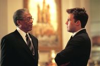 Der Anschlag – Gelingt es den CIA-Agenten Bill Cabot (Morgan Freeman, l.) und Jack Ryan (Ben Affleck, r.), die infamen Machenschaften schnell genug aufzuklären, um eine weltweite nukleare Katastrophe zu verhindern?