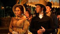 Sanditon – Charlotte Heywood (Rose Williams) und Alexander Colbourne (Ben Lloyd-Hughes)