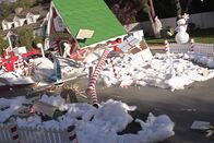 Desperate Housewives – Ein abstürzendes Flugzeug zerstört nicht nur ein Weihnachtsfest, sondern auch das Leben einiger Bewohner der Wisteria Lane ...