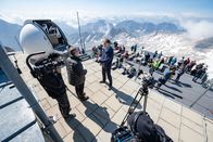 ZDFzoom – Klimaforscher Ralf Sussmann erklärt, wie Erdgas zum Anstieg des Klimakillers Methan beiträgt. In 2962 Metern Höhe misst er auf der Zugspitze die Zusammensetzung der Atmosphäre.
