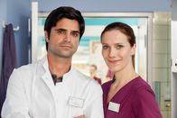 Bettys Diagnose – Dr. Marco Behring (Maximilian Grill), Betty Dewald (Bettina Lamprecht) Honorarfrei - nur für diese Sendung bei Nennung ZDF und Thomas Kost