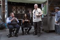 Brooklyn Nine-Nine – (v.l.n.r.) Scully (Joel McKinnon Miller); Rosa Diaz (Stephanie Beatriz); Hitchcock (Dirk Blocker)