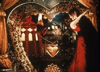 Moulin Rouge – Die Liebe wird bedroht.: Richard Roxburgh als Duke (von oben), Nicole Kidman als Kurtisane Satine, Ewan McGregor als Dichter Christian