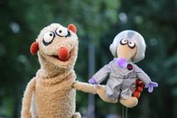 Unser Sandmännchen – Jan überlegt vor dem Einschlafen, wovon er träumen soll. Henry gibt den Tipp, er solle davon träumen, was er später einmal werden möchte. Aber was kann das sein? Jeder träumt von etwas anderem: Seeräuber, Fußballstar, Zugführer, etc.