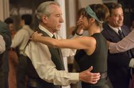 Velvet – Emilio López (José Sacristán, l.) und Ines (Ingrid Rubio, r.).