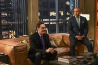 Bull – Robert Jones (Erich Bergen, l.); Chunk Palmer (Christopher Jackson, r.)