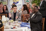 The Neighborhood – Dave Johnson (Max Greenfield, l.); Calvin Butler (Cedric the Entertainer, r.)