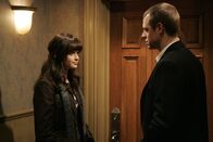 Gilmore Girls – Rory (Alexis Bledel, l.) traut sich nicht, Christopher (David Sutcliffe, r.) zu beichten, dass sie mit Logan zusammenlebt ...