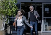 Criminal Minds – Bridget Voit (Kiele Sanchez, l.); David Rossi (Joe Mantegna, r.)