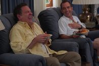 The Goldbergs – Murray Goldberg (Jeff Garlin, l.); Mr. Mellor (Bryan Callen, r.)