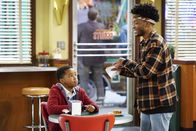 Superior Donuts – Andre (Jailen Bates, l.); Franco (Jermaine Fowler, r.)