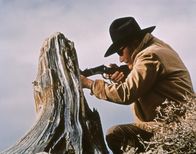 Der Marshal – Ein 14-jähriges Mädchen rächt mit Hilfe eines alternden, trinkfreudigen Marshals und eines jungen Texas Rangers die Ermordung seines Vaters.