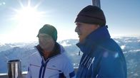 SMS - Schwanke meets Science – Traumblick, Traumwetter. Das ist hier oben nicht immer so und kann sich schnell ändern, wie Robert Schardt (rechts) und Karsten Schwanke ganz genau wissen.